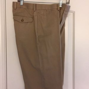 LL Bean Tan Khaki Pants. Classic Fit Size 32